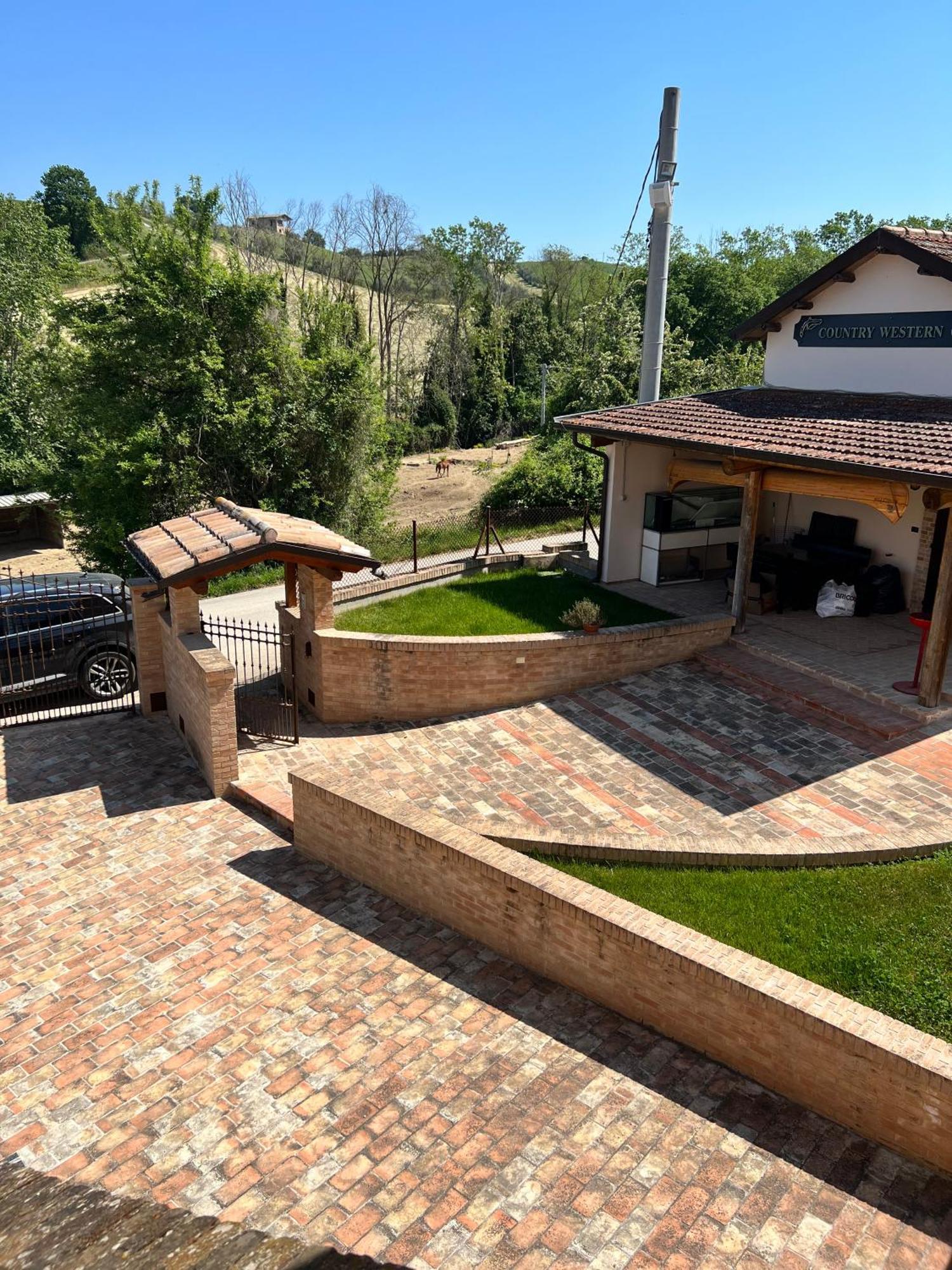 Country House Western Club Sant'Omero Экстерьер фото